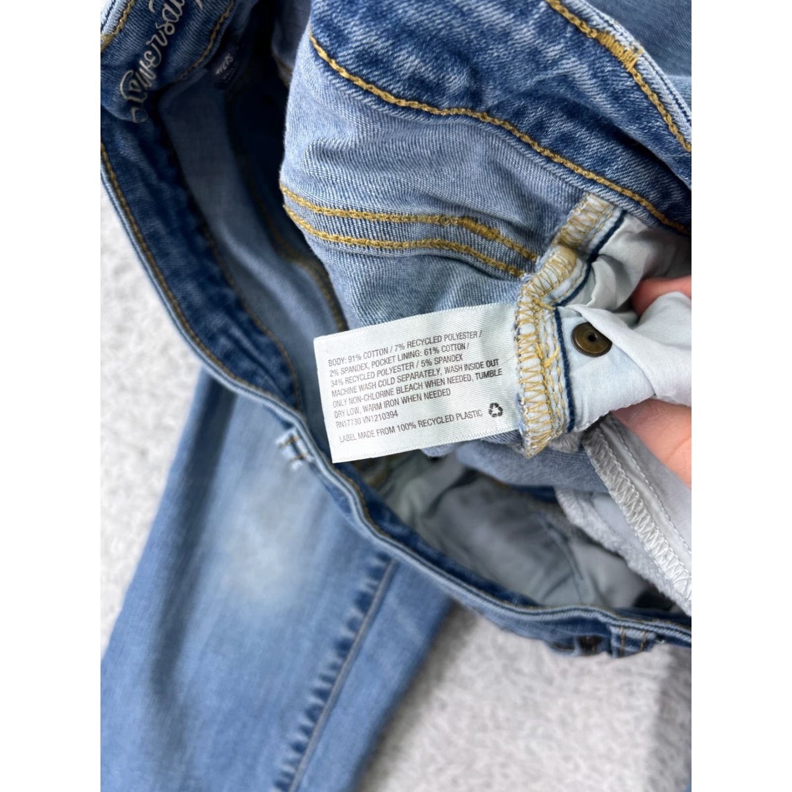 Vintage Universal Thread Women's Skinny Jeans Size 6 Blue Denim Regular Fit Cotton Blend 90s Retro Classic Women's Fashion Size 28" / US 6 / IT 42 - 4 Thumbnail
