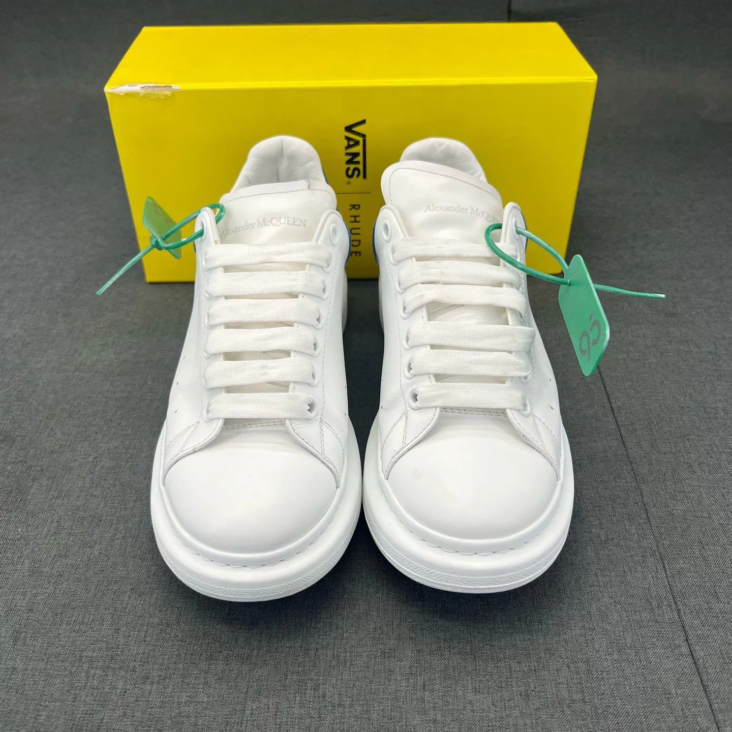 Alexander McQueen McQ blue tail 41 sneakers mint Size US 8 / EU 41 - 4 Thumbnail