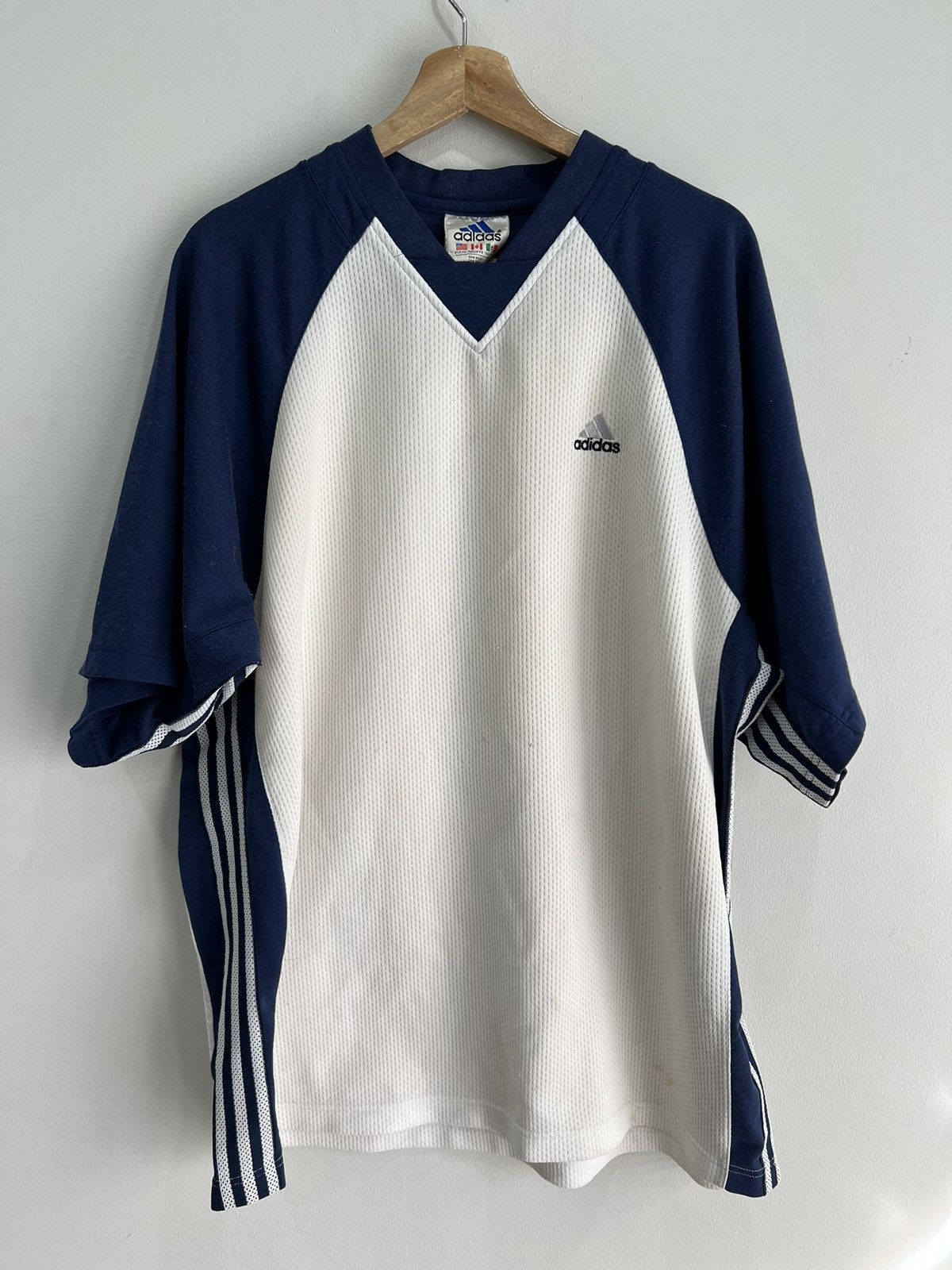Adidas Vintage Adidas Tee Shirt Size US XL / EU 56 / 4 - 1 Thumbnail