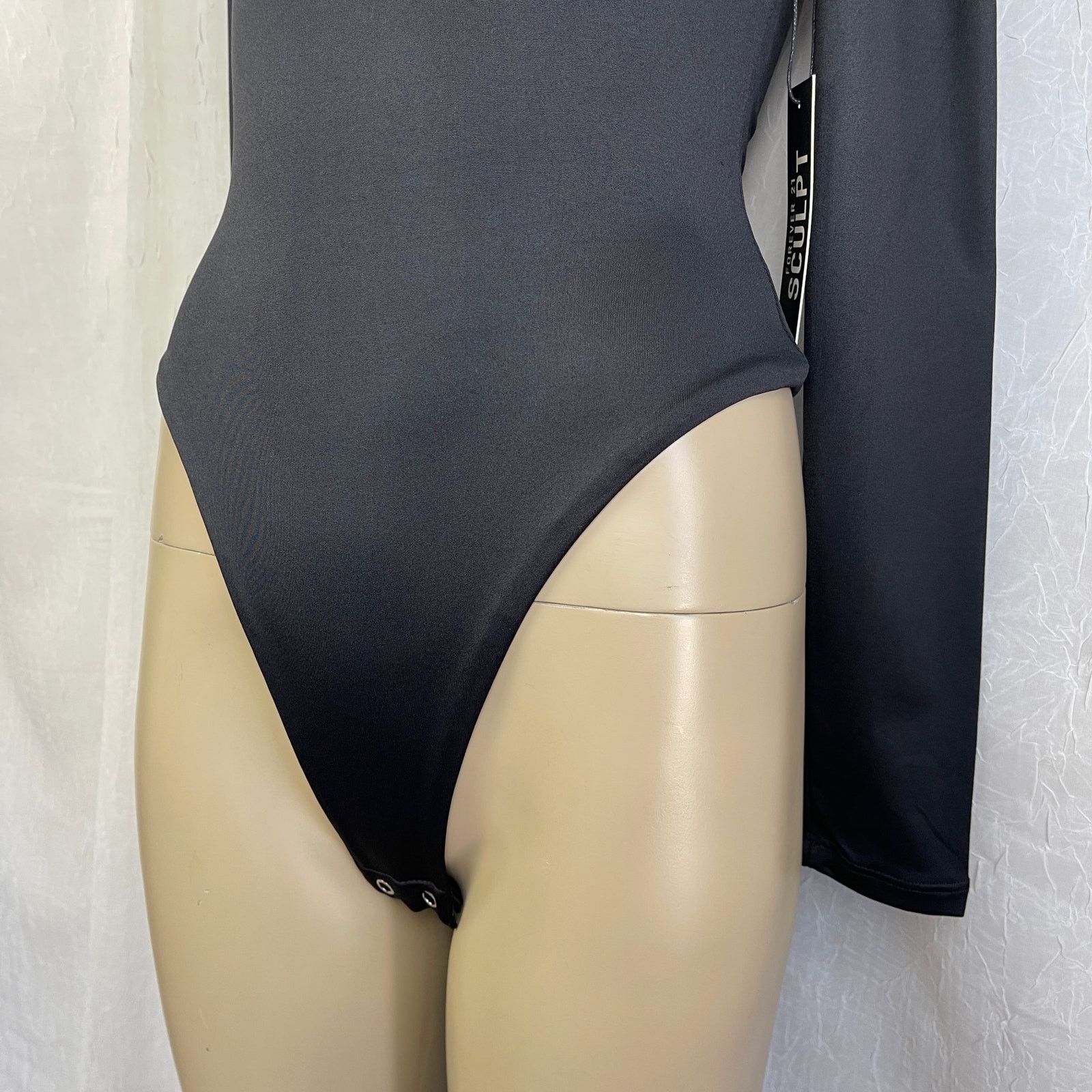 Forever 21 Forever 21 Black Contour Sculpt Satin Thong Bodysuit NWT XS Size XS / US 0-2 / IT 36-38 - 5 Thumbnail