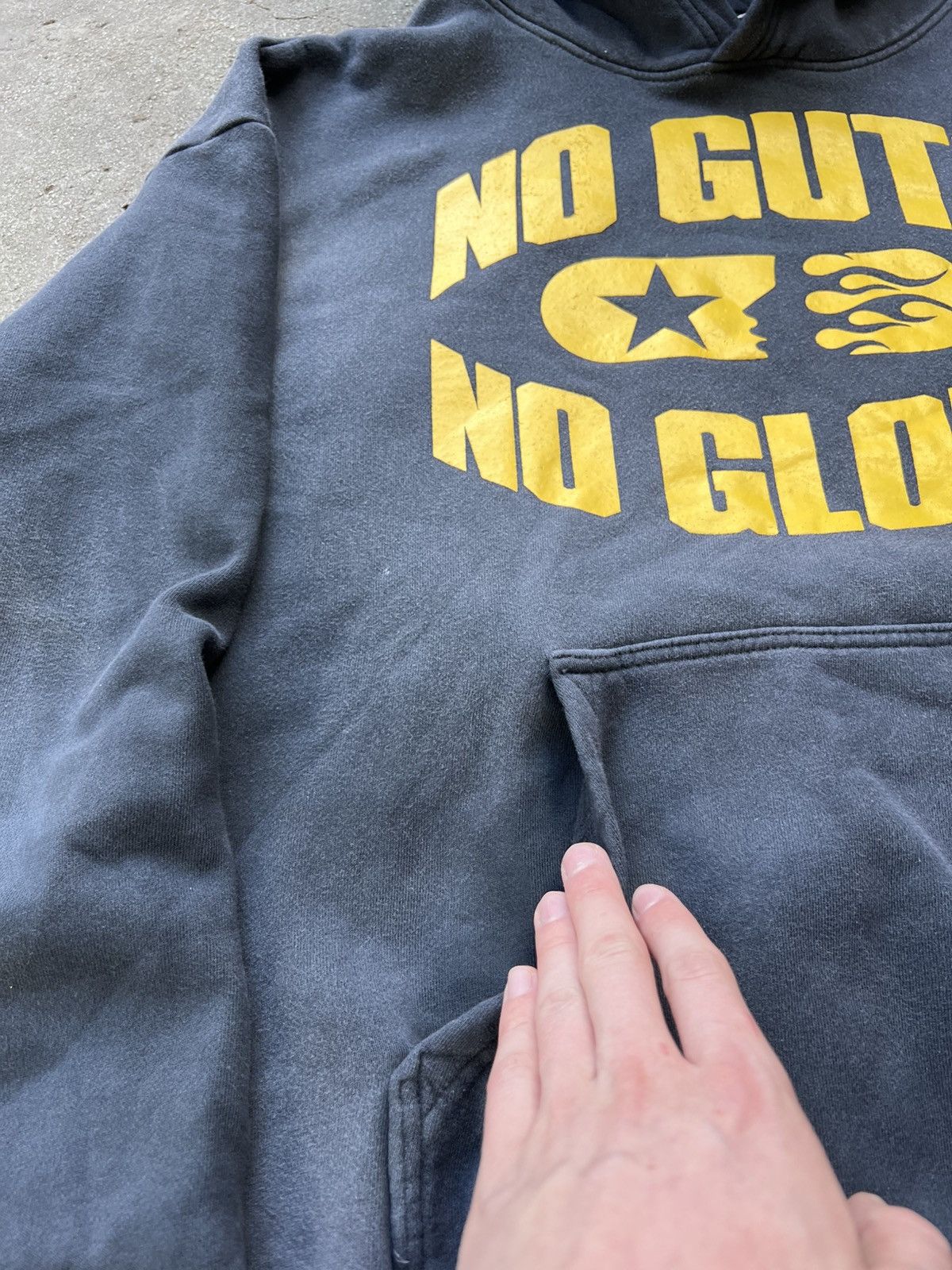 HELLSTAR FW23 HELLSTAR NO GUTS NO GLORY BLACK FADED BOXIE HOODIE AOP Size US L / EU 52-54 / 3 - 7 Thumbnail