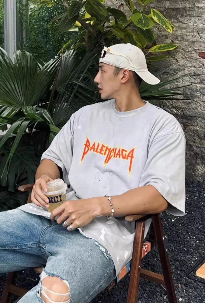 Balenciaga Balenciaga Gray Distressed Short Sleeve 3 Size US L / EU 52-54 / 3 - 4 Thumbnail
