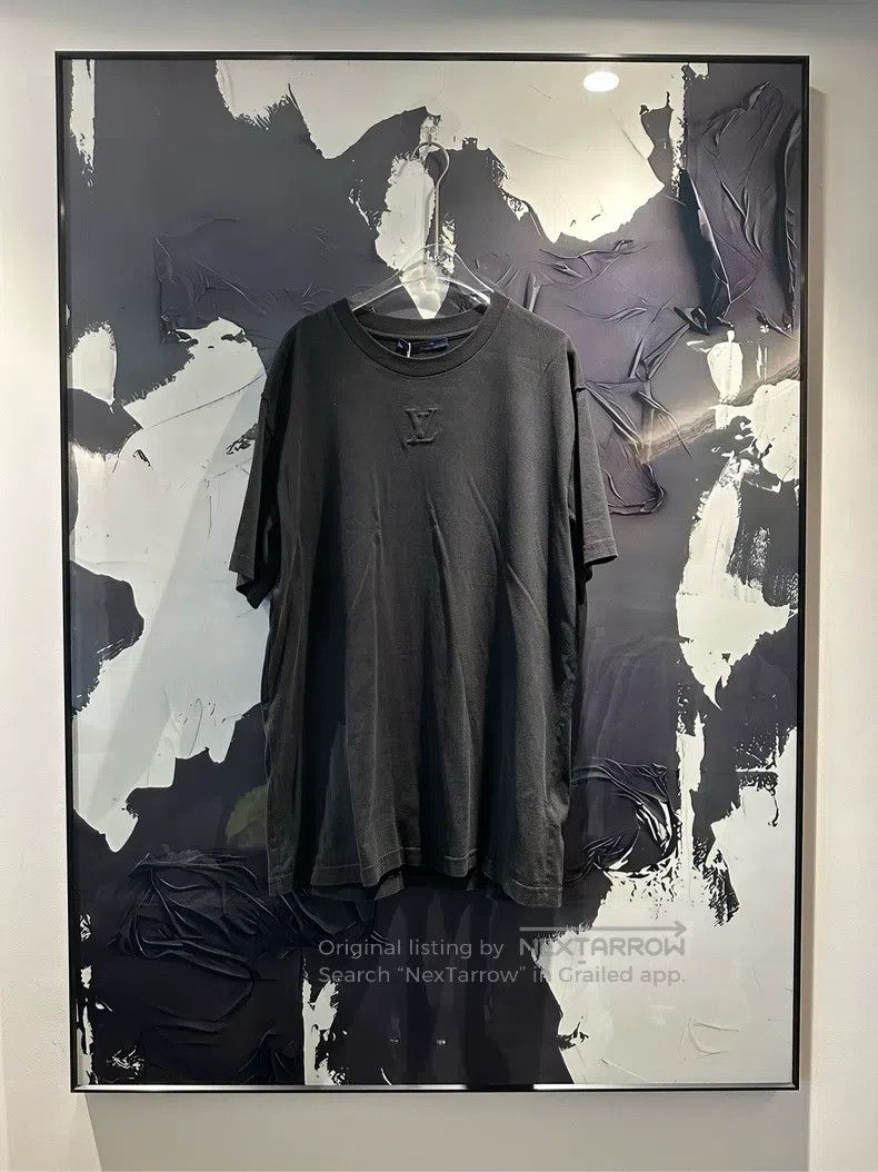 Louis Vuitton Louis Vuitton Logo Solid Short Sleeve T-shirt Size US XL / EU 56 / 4 - 1 Thumbnail