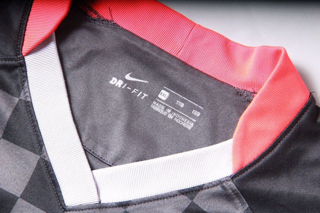 Nike Nike Liverpool Jersey Black Red CZ3197 Soccer Tee 2XL XXL Size US XXL / EU 58 / 5 - 5 Thumbnail