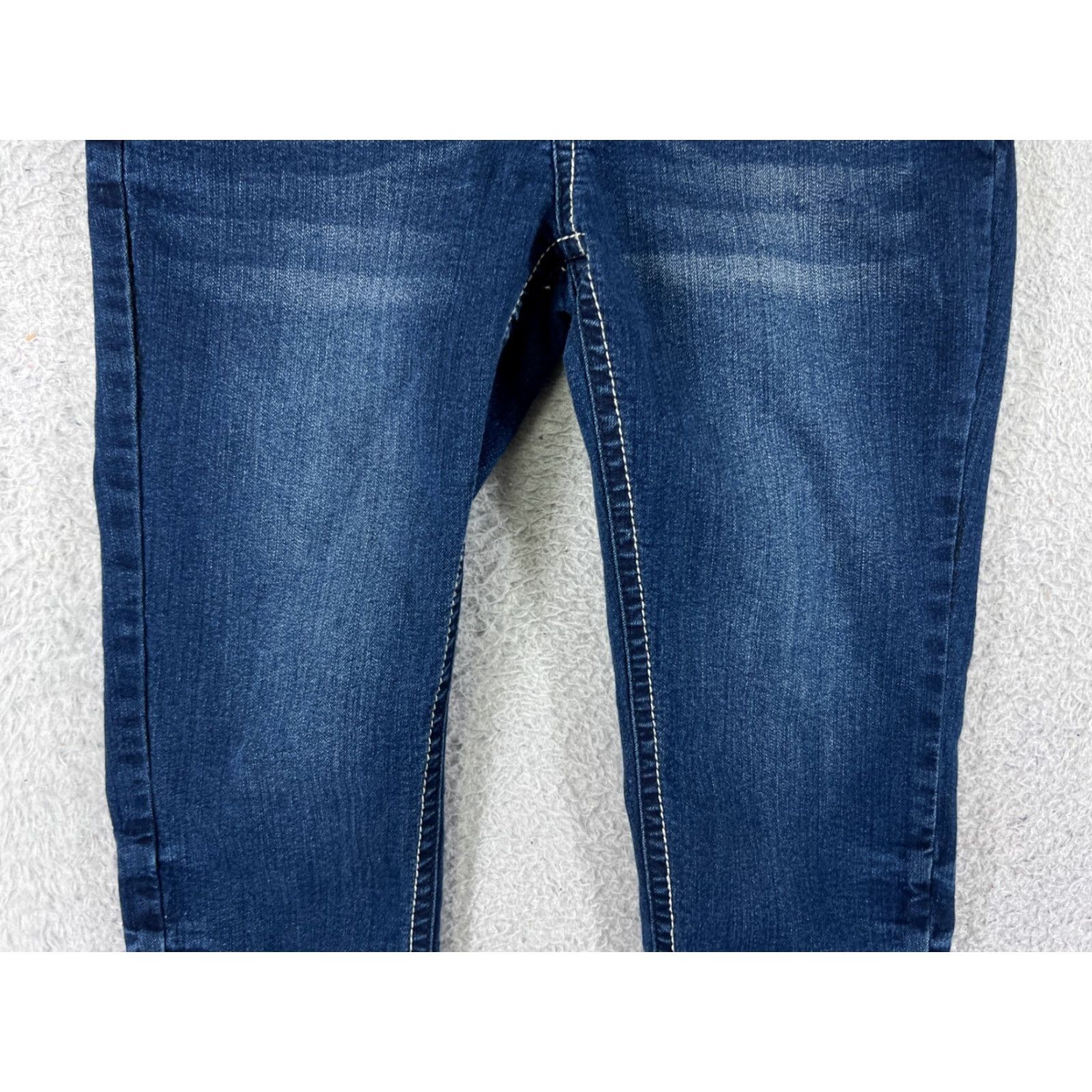 Vintage WallFlower Jeans WallFlower Jeans Blue Denim 5 Pocket Bootcut Jeans Womens 5 Denim Capri Embroidered Bling Sequin Pant Size 27" / US 4 / IT 40 - 6 Thumbnail