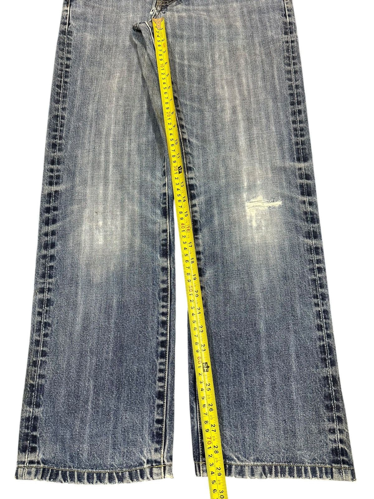 Uniqlo Vintage Japanese Uniqlo Blue Faded Wash Distress Loose Jeans Size US 32 / EU 48 - 12 Thumbnail