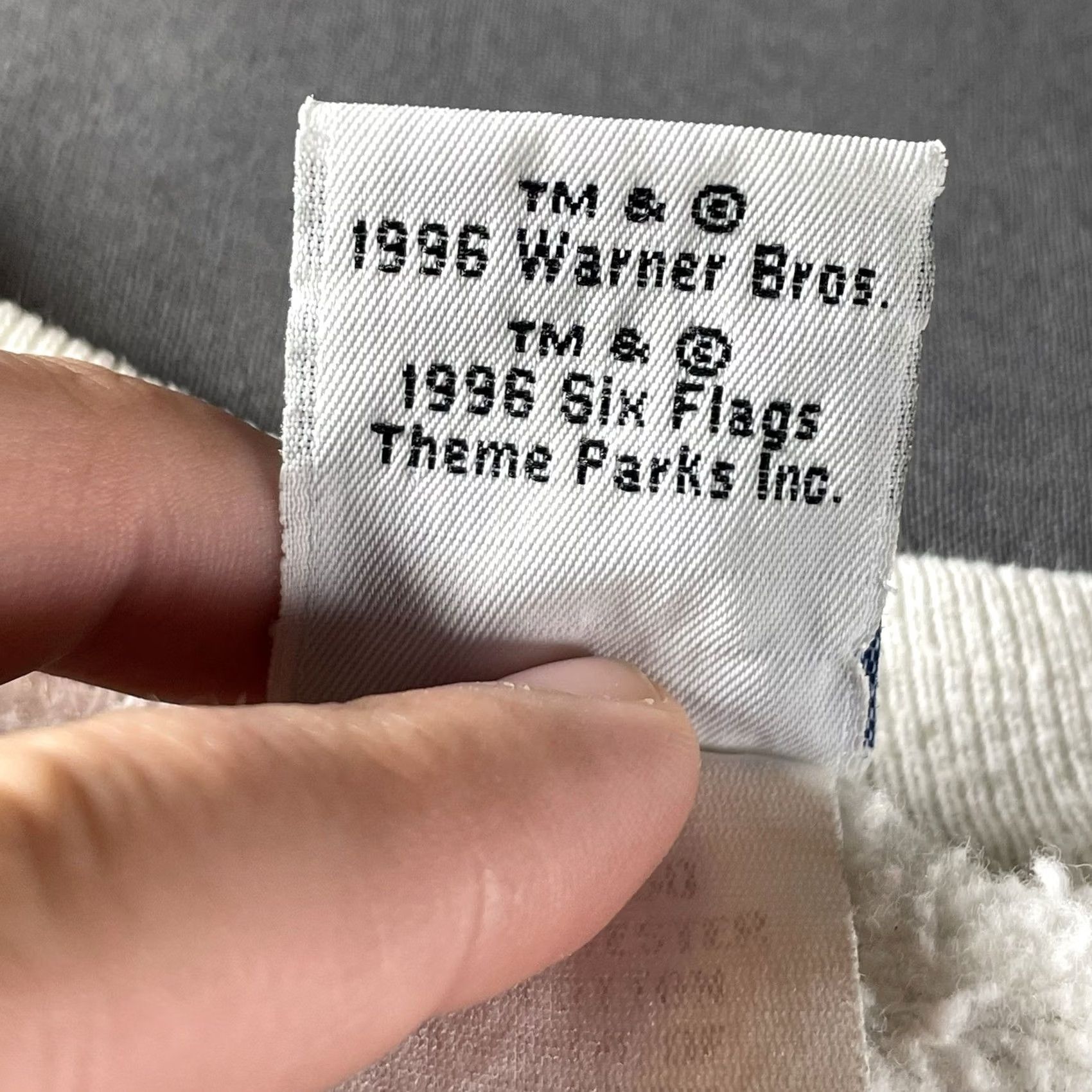 Vintage VINTAGE Six Flags Sweatshirt Mens 2XL Crew Neck Pullover Graphic Print 90s White Cotton Fleece Autumn Winter Fall Spring Theme Park Size US XXL / EU 58 / 5 - 6 Thumbnail