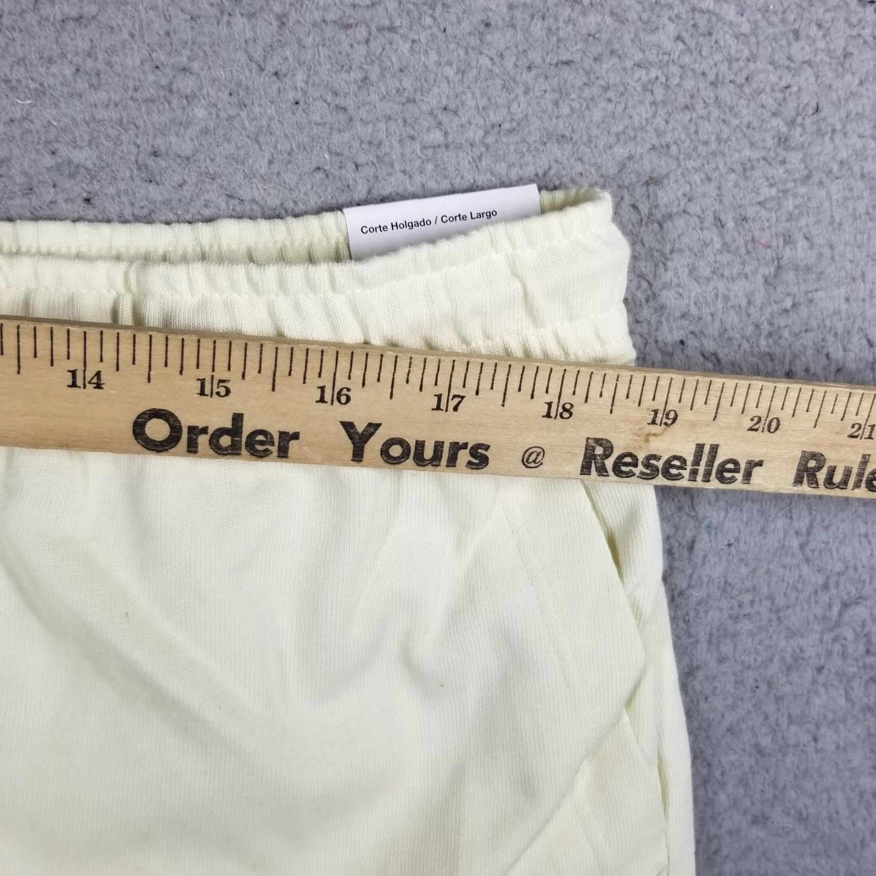 Nike Nike Shorts Women XL Loose Fit High Waist Ivory DQ3350-113 Activewear, Casual Mens? No—Women’s XL - Ivory - Nike Shorts - Loose Fit - 5 Inseam Size 40" / US 18 - 6 Thumbnail
