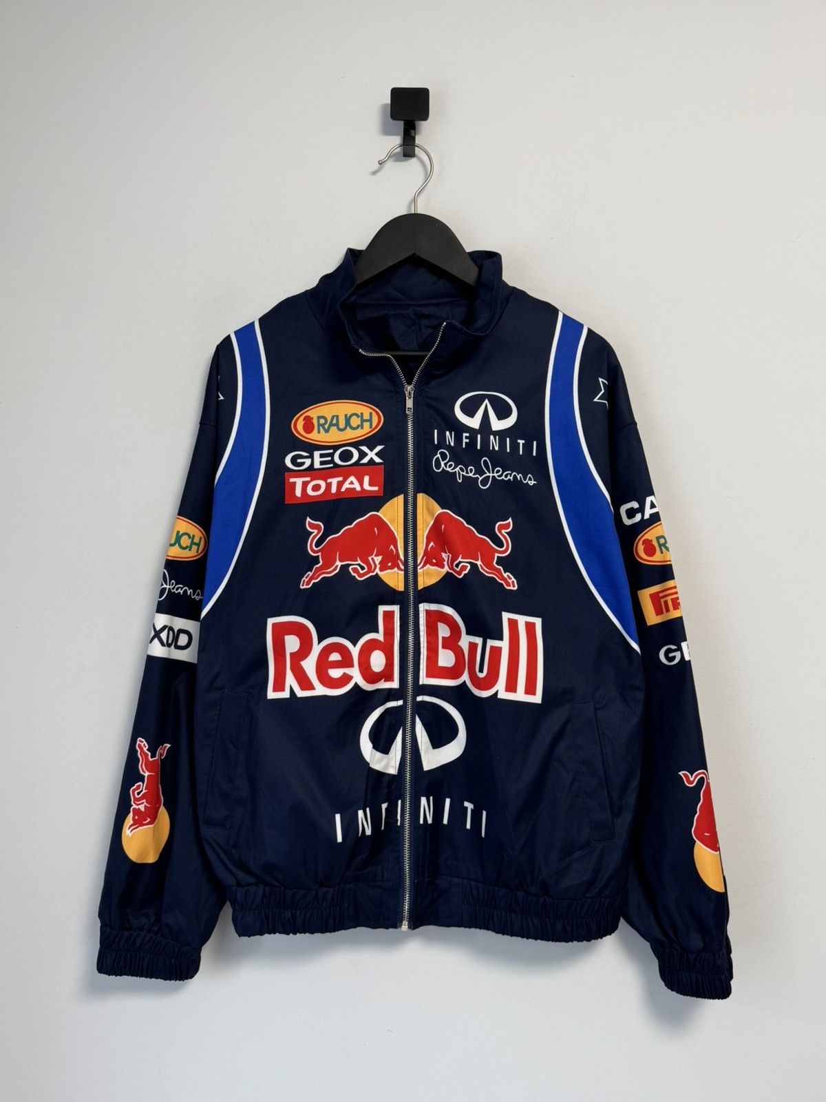 Red Bull Red Bull Racing Infiniti F1 Jacket Vintage Formula 1 Racing Size US M / EU 48-50 / 2 - 1 Thumbnail