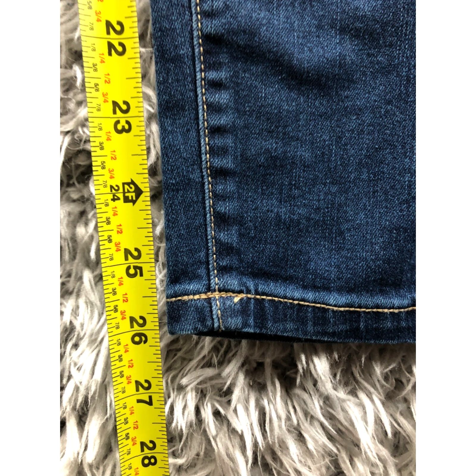 Vintage No Boundaries Jeans Skinny Size 5 Juniors Medium Wash Blue Regular Rise 27 in Denim Cotton Belt Loops Zipper Pocket 5-Pocket Women Mens Boys Girls Size 27" / US 4 / IT 40 - 3 Thumbnail