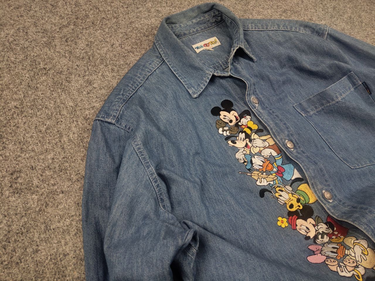 Vintage Vintage 90's Too Cute Logo Disney Baggy Denim Shirt Size US XL / EU 56 / 4 - 5 Thumbnail