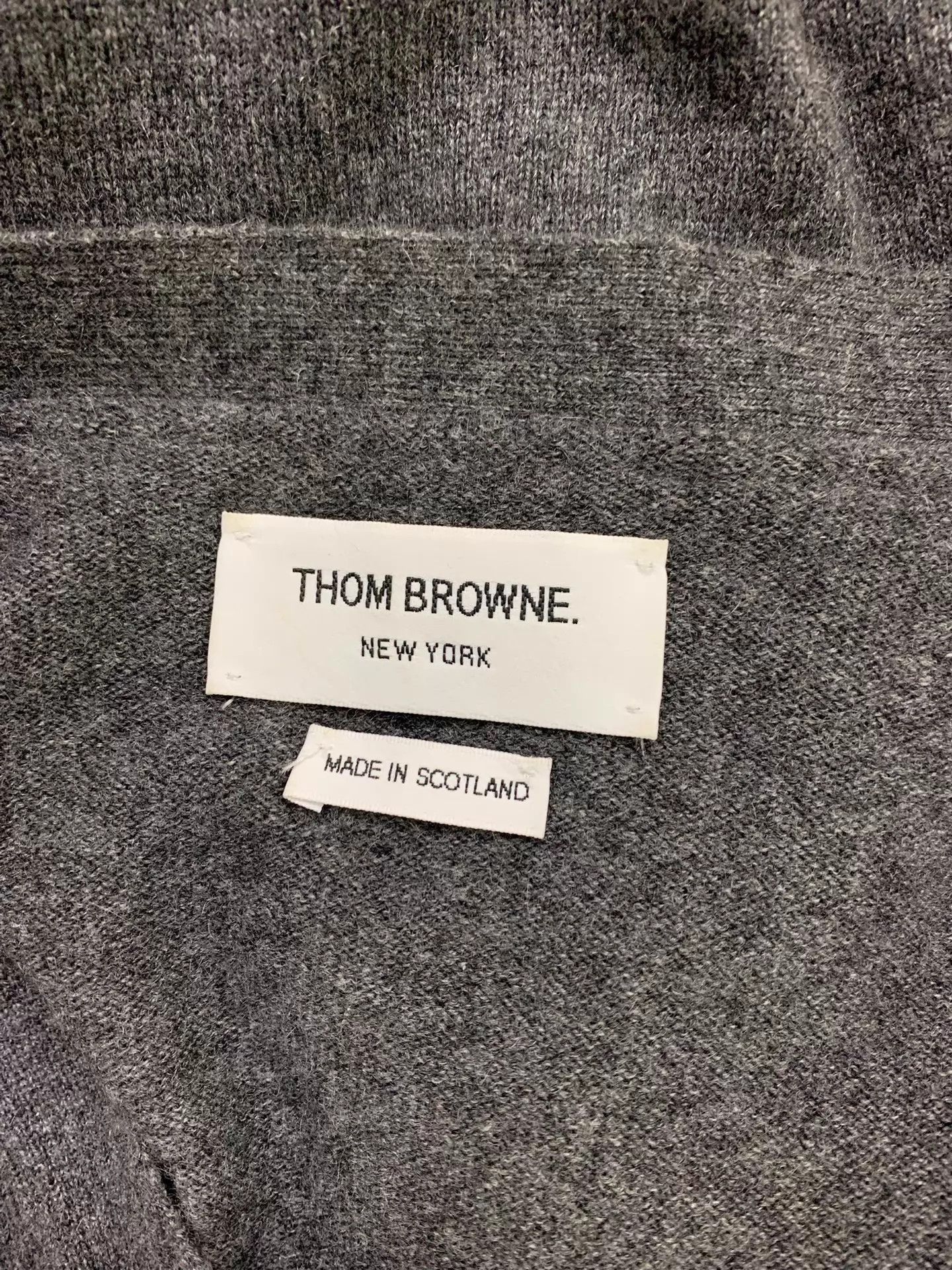 Thom Browne Thom Browne Classic Gray V-neck Cashmere Cardigan 40 New Size S / US 4 / IT 40 - 4 Thumbnail