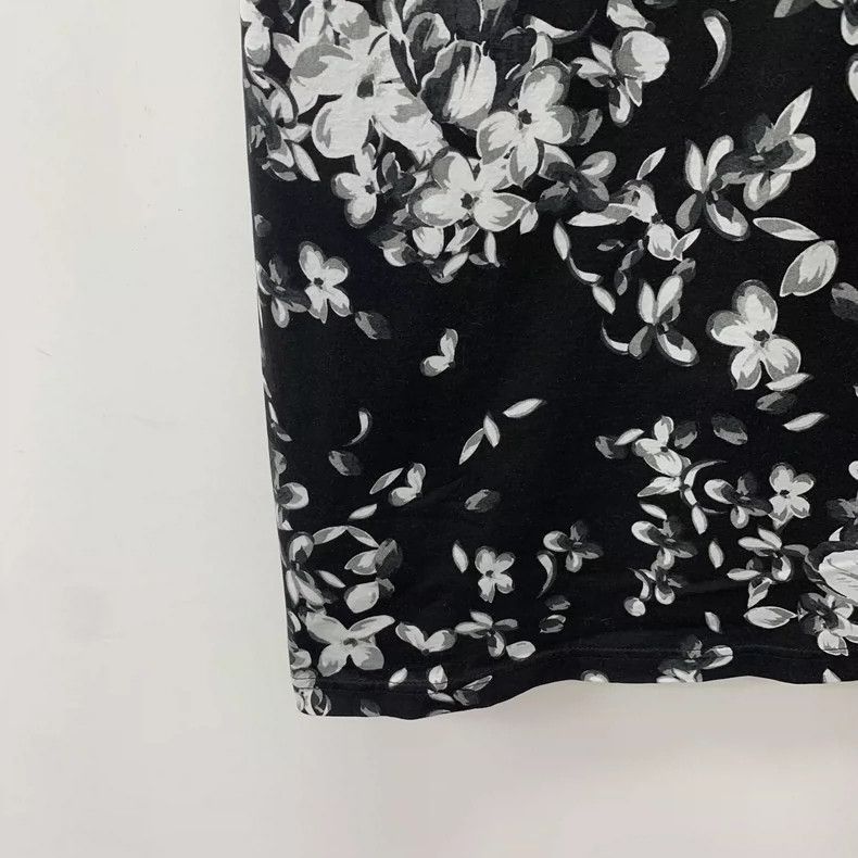 Givenchy Givenchy Givenchy Black Floral Print Short Sleeve TShirt - Size US S / EU 44-46 / 1 - 4 Thumbnail