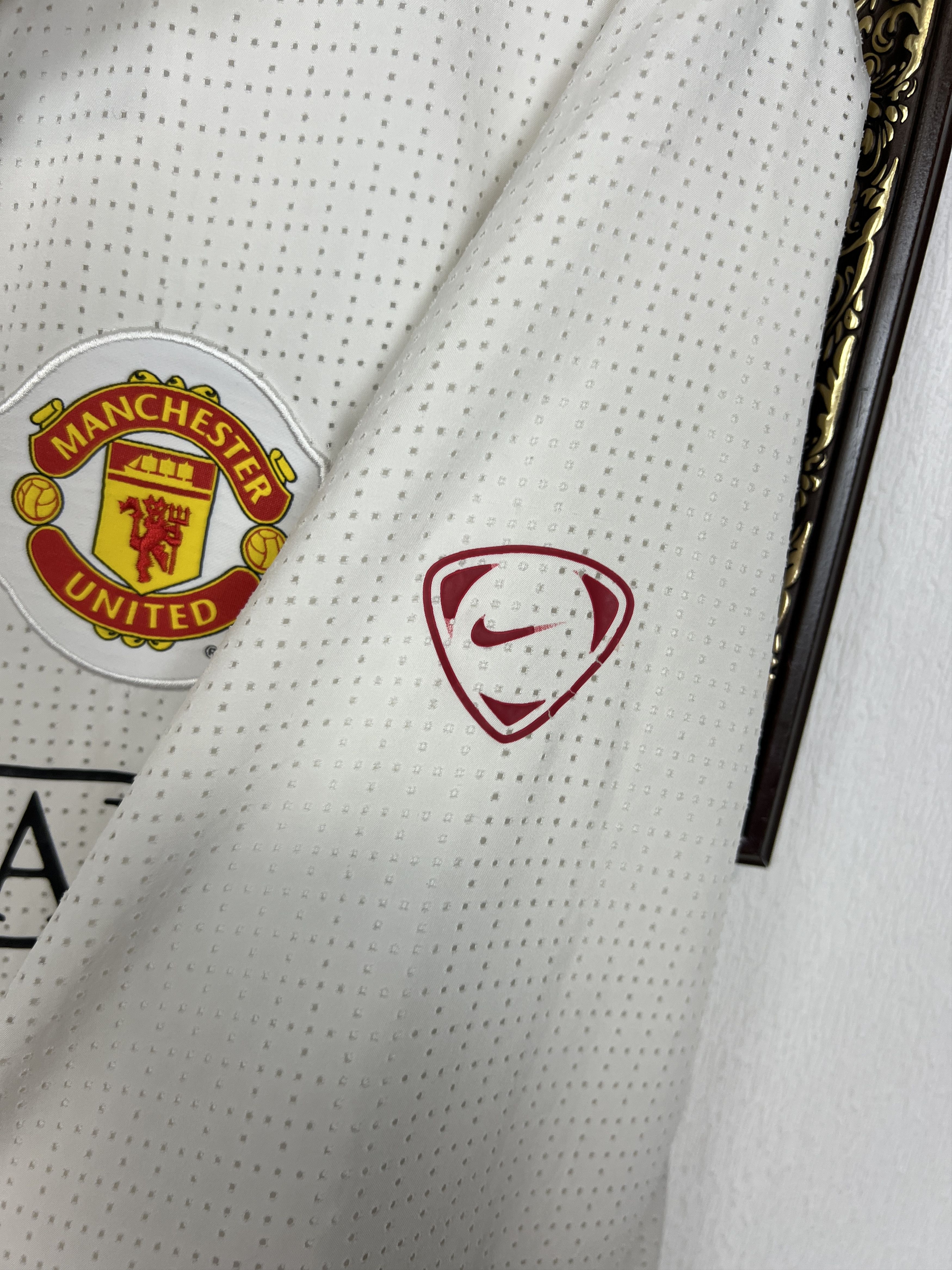 Nike Vintage Nike AIG Manchester United Football Jacket Size US L / EU 52-54 / 3 - 4 Thumbnail