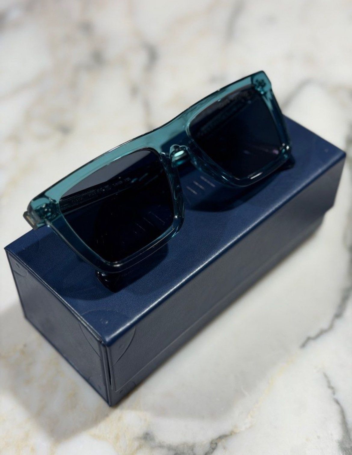 Louis Vuitton Authentic Louis Vuitton Bloom Square Sunglasses Size ONE SIZE - 1 Thumbnail