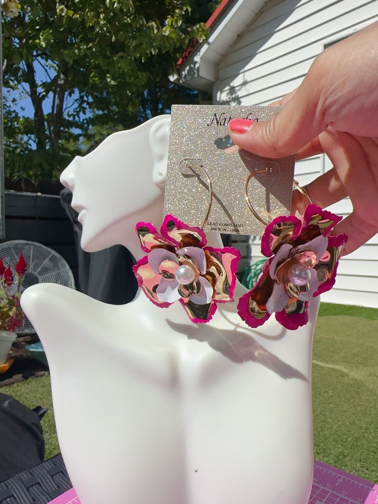 Designer Natasha gold tone pink white large flower pearl earrings Size ONE SIZE - 4 Thumbnail
