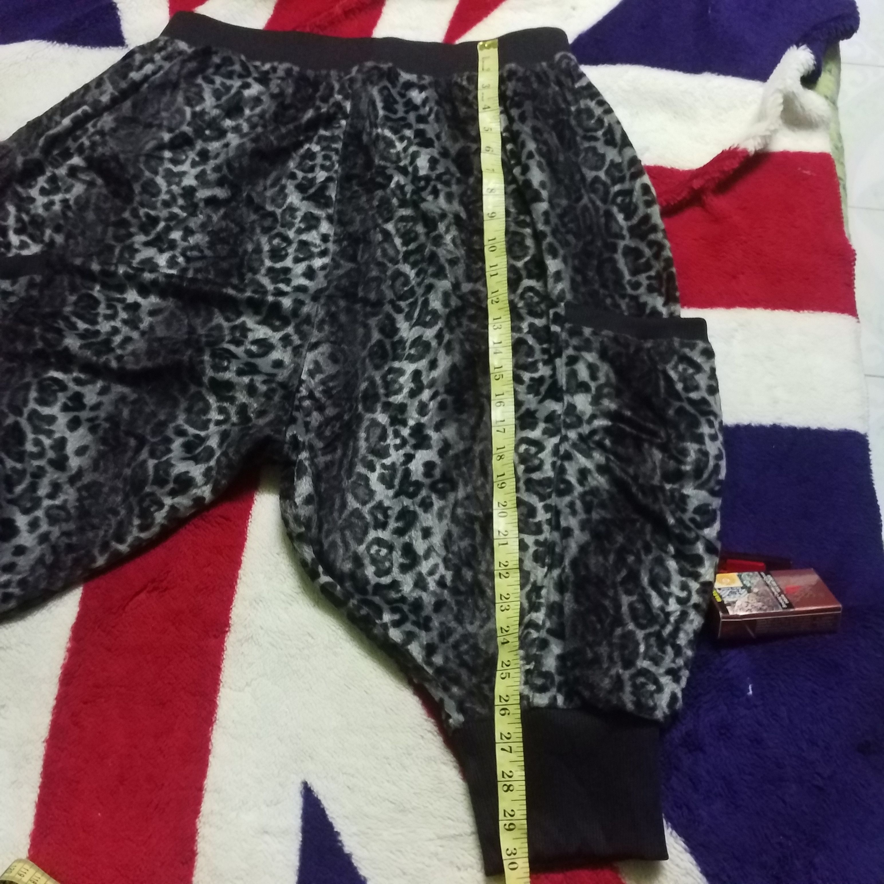 Japanese Brand CLASH AHEAD BALLON SHORT LEOPARD PRINT STYLE Size 40" / US 18 - 5 Thumbnail