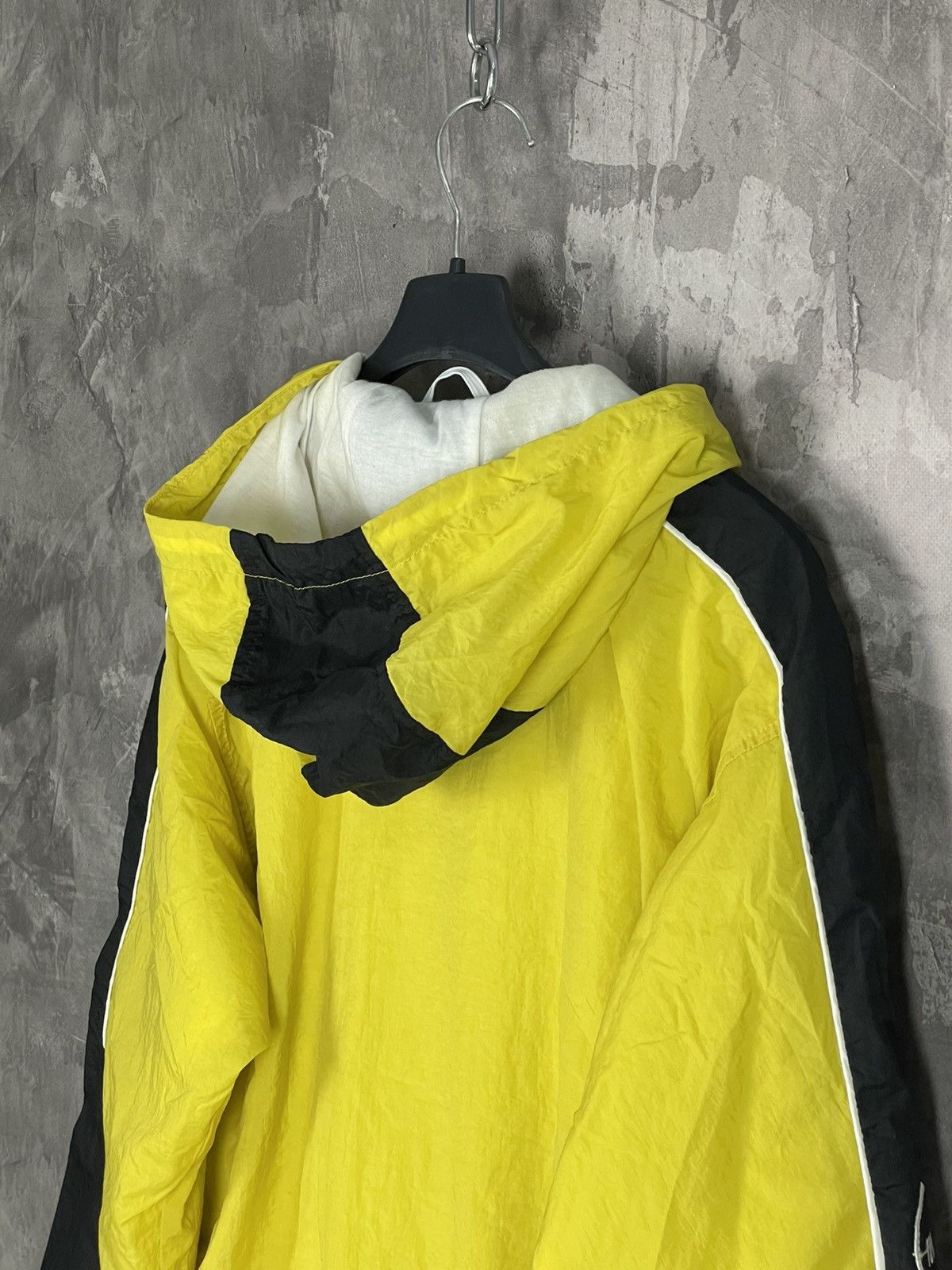Nike × Vintage Nike Vintage Nylon Track Jacket Windbreaker Big Nike Logo Size US S / EU 44-46 / 1 - 13 Thumbnail
