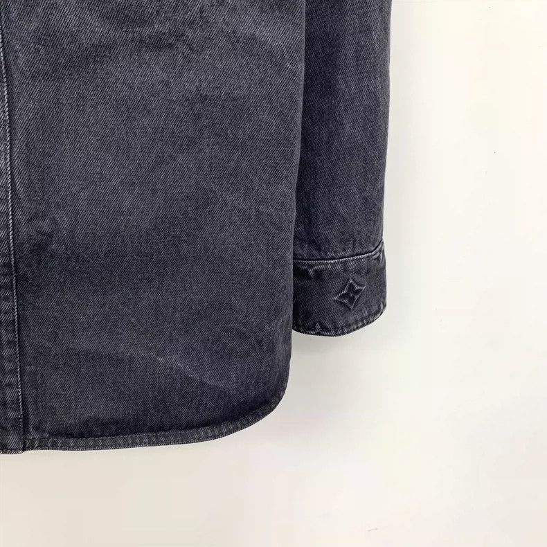 Louis Vuitton Louis Vuitton Black logo embossed cotton lapel long sleeve Size US XS / EU 42 / 0 - 4 Thumbnail