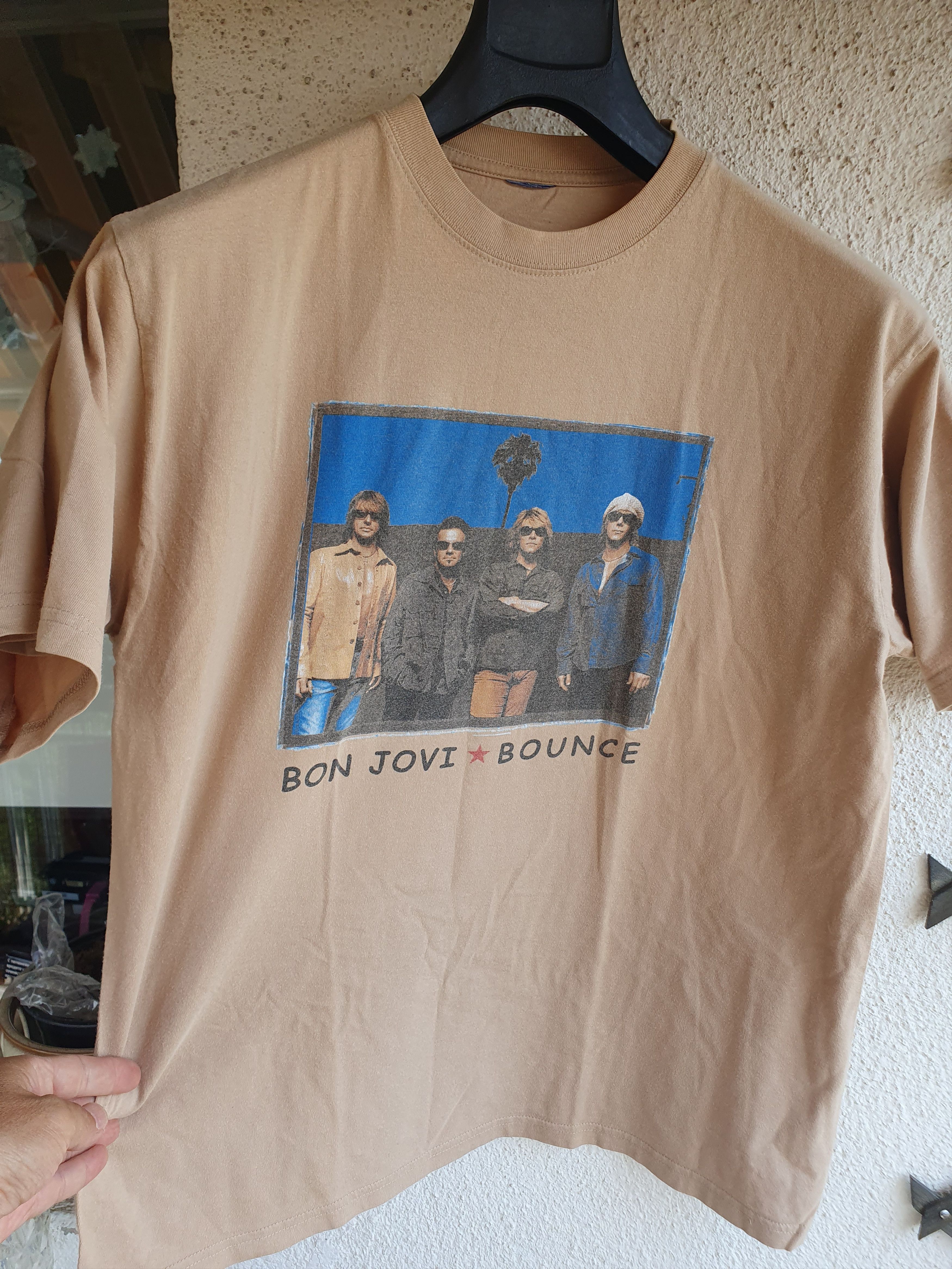 Band Tees Bon Jovi Bounce 2003 World Tour t-shirt sz L Size US L / EU 52-54 / 3 - 6 Thumbnail