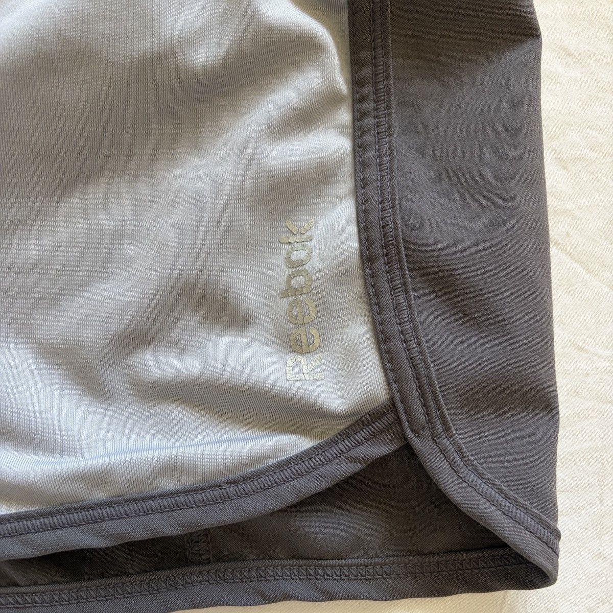 Reebok Reebok gray athletic running mini shorts Size 26" / US 2 / IT 38 - 3 Thumbnail