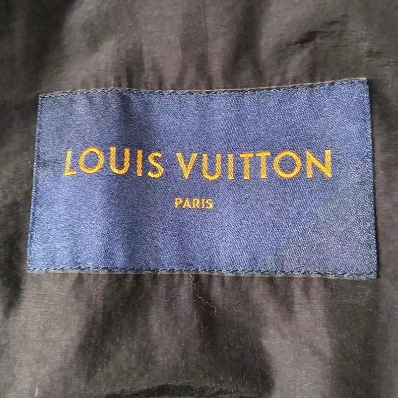 Louis Vuitton Louis Vuitton Earth Embroidered Chain Lock Black Hooded Ja Size US M / EU 48-50 / 2 - 3 Thumbnail