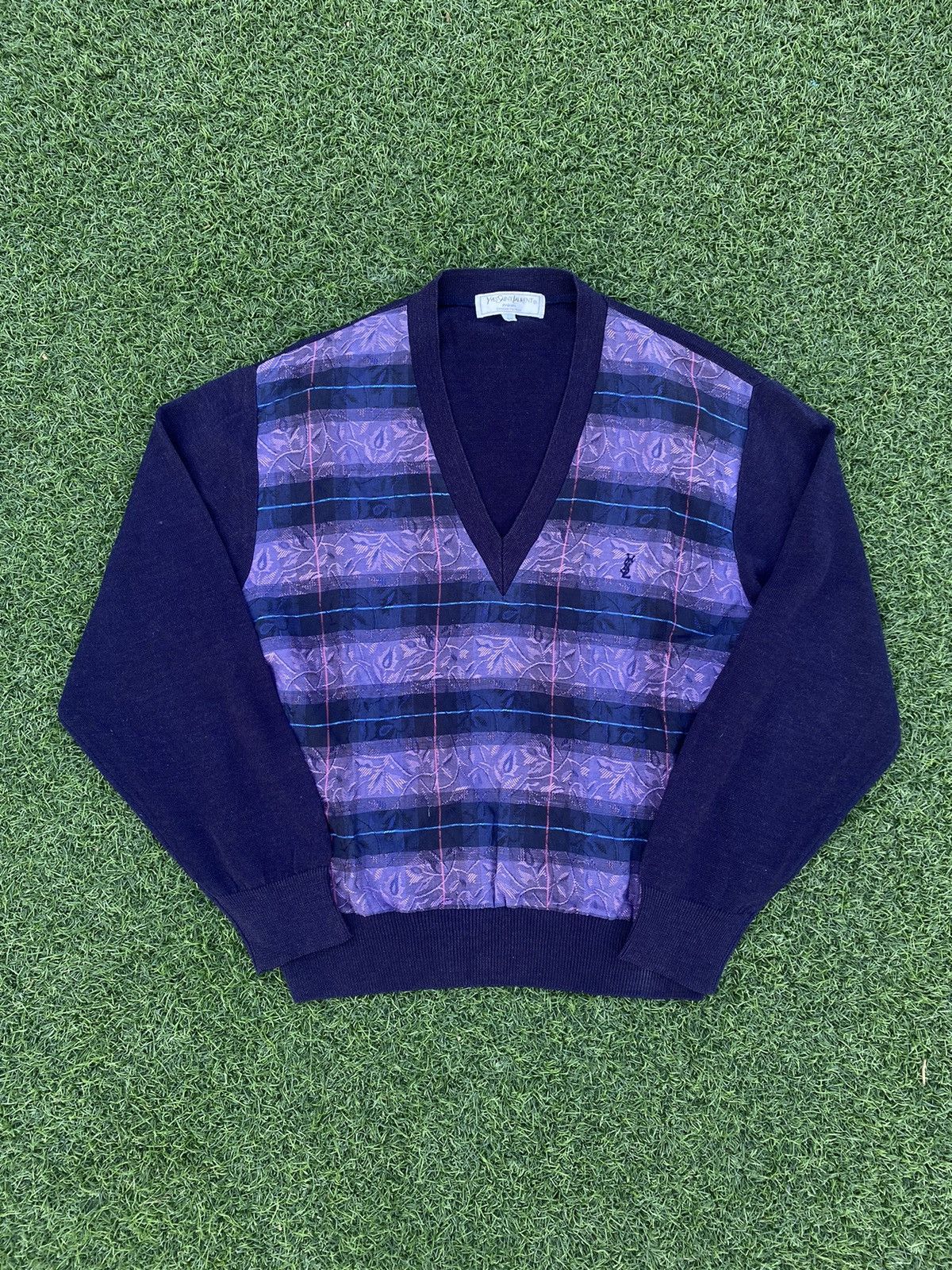 Yves Saint Laurent VINTAGE 90s YVES SAINT LAURENT SWEATER KNIT V-NECK Size US M / EU 48-50 / 2 - 1 Thumbnail