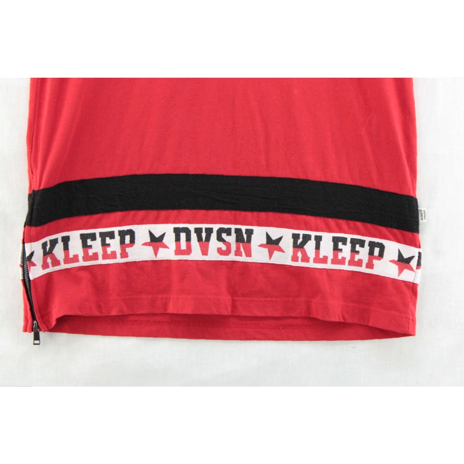 Vintage Kleep T-Shirt Men’s 2XL Red Graphic Patches Short Sleeve Crew Neck Jersey Shirt Size US XXL / EU 58 / 5 - 7 Thumbnail