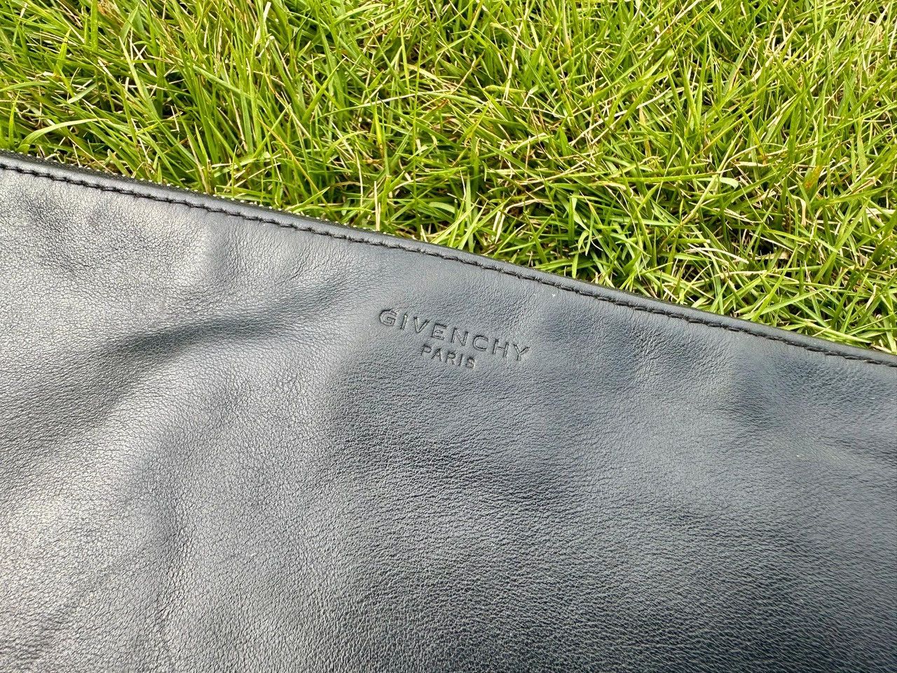 Givenchy Authentic Givenchy x Bambi Disney Leather Clutch Bag Size ONE SIZE - 7 Thumbnail