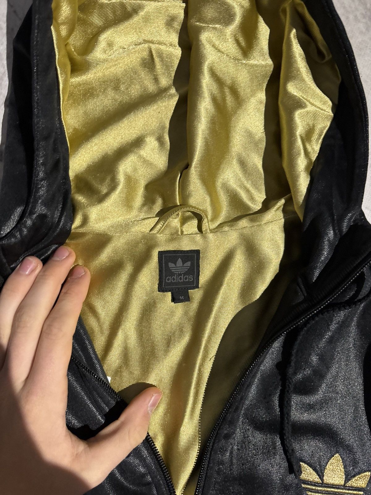 Adidas Rare 2000s Black Gold 3 Stripes Adidas Zip Chile 62 Japan Size US M / EU 48-50 / 2 - 6 Thumbnail
