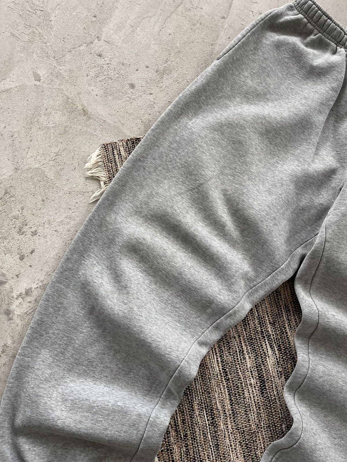 Nike 00s Vintage Nike Grey Sportswear Baggy Sweatpants Y2K Size US 38 / EU 54 - 5 Thumbnail