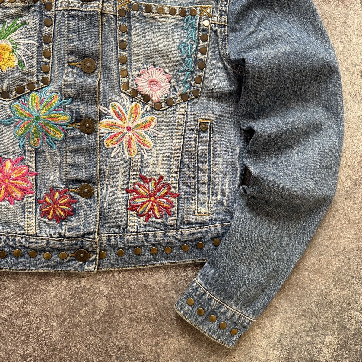 Dolce & Gabbana D&G Dolce & Gabbana Vintage Embroidered Floral Denim Jacket Size S / US 4 / IT 40 - 8 Thumbnail
