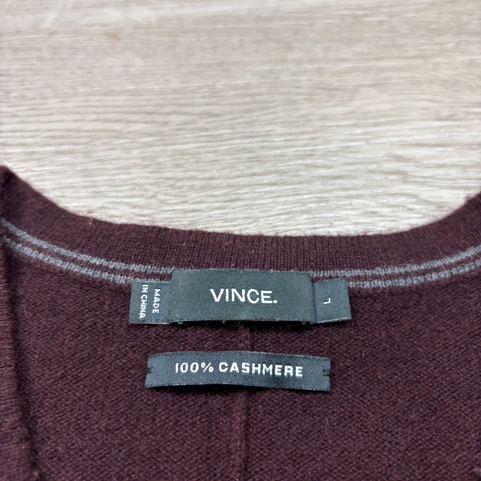 Vince Vince. 100% Cashmere V Neck Sweater Large Preppy Minimalist Size US L / EU 52-54 / 3 - 4 Thumbnail