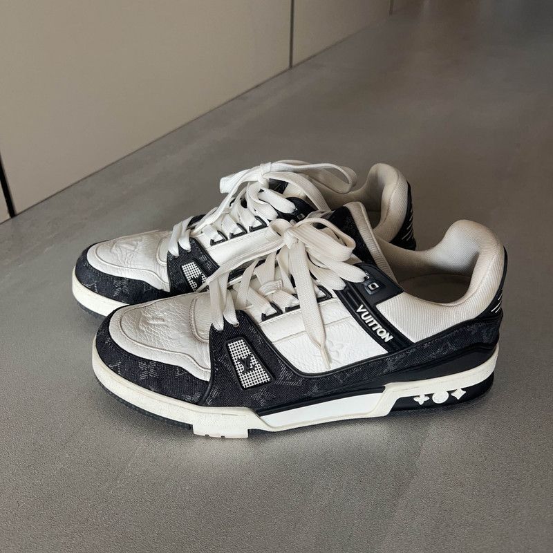 Louis Vuitton Trainer Panda Low-Top Sneakers 0079