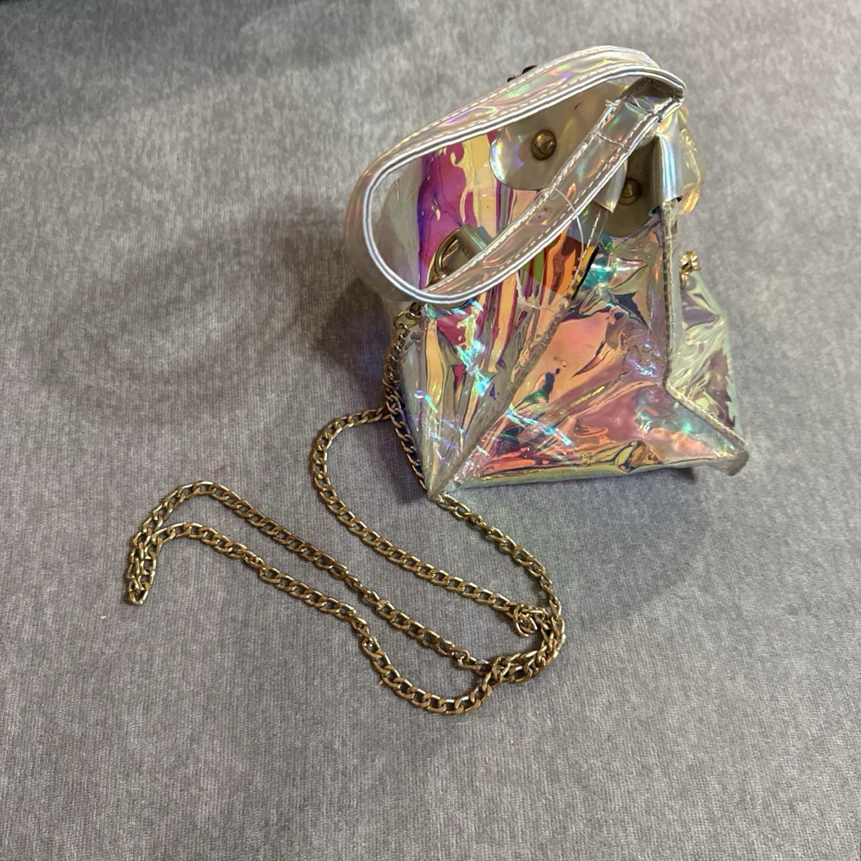 Triangl Y2K Holographic Iridescent Women's Crossbody Handbag Purse Triangle Gold Chain - Silver Exterior - Crossbody - Women - Pre-owned Excellent Size ONE SIZE - 2 Thumbnail