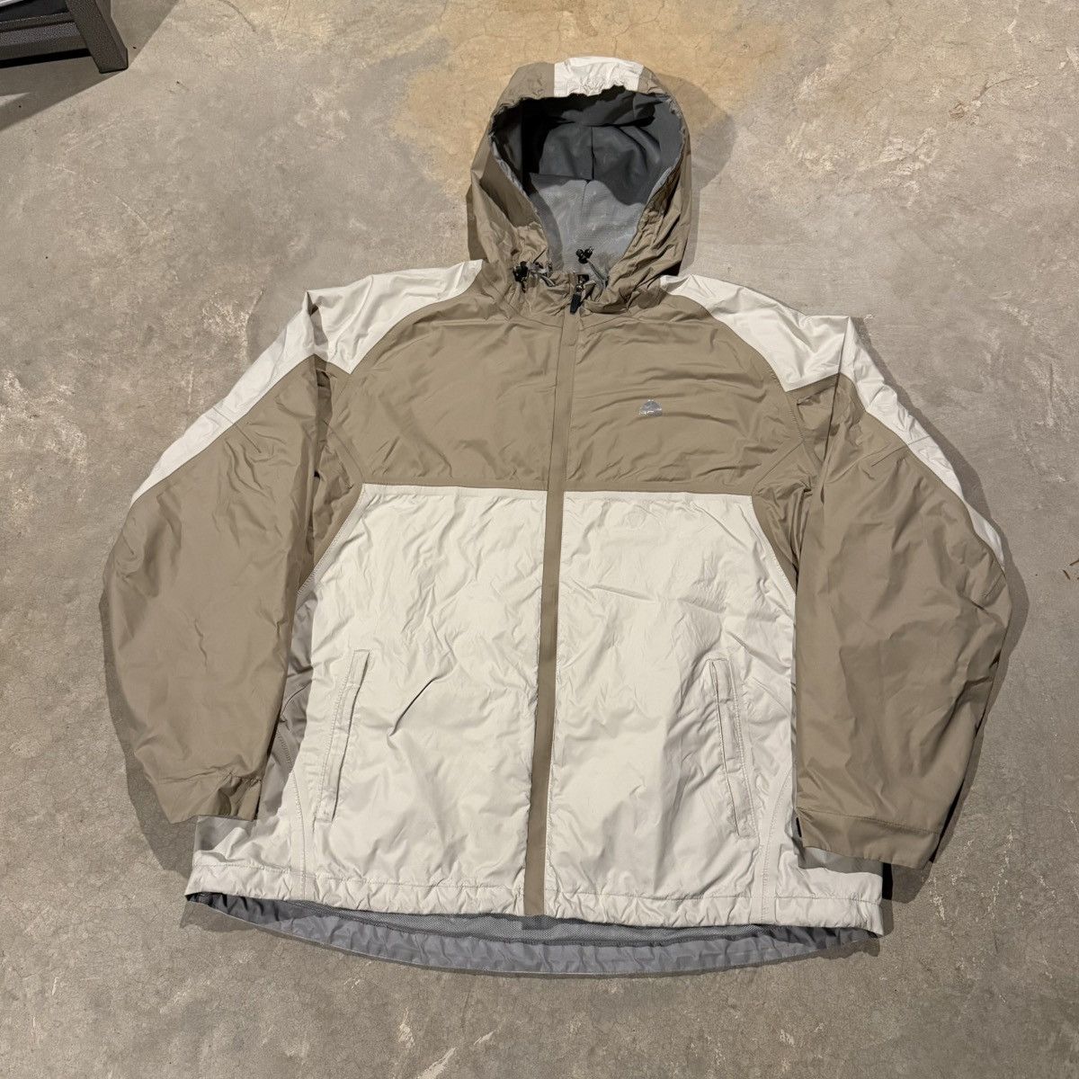 Nike ACG Vtg 2000s Nike ACG Outer Layer 3 Shell Parka Jacket Beige Size US XXL / EU 58 / 5 - 2 Thumbnail