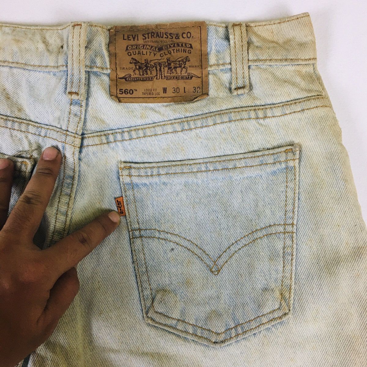 Levi's Vintage 90s Levi’s 560 Orange Tab Loose Fit Tapered Leg Size US 30 / EU 46 - 8 Thumbnail