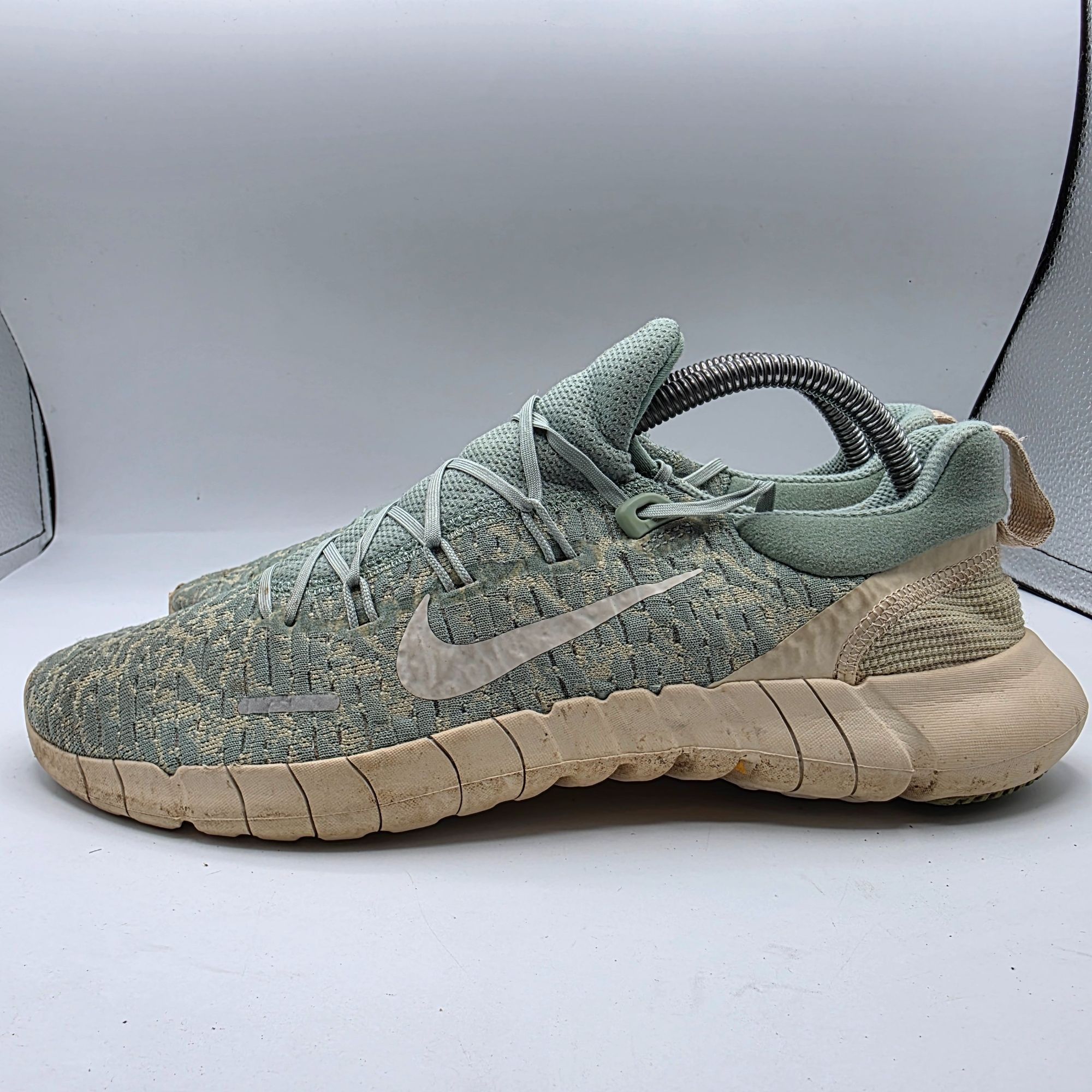 Nike Nike Free Run 5.0 Stream Olive Aura Mens Size 9 Athletic Sho Size US 9 / EU 42 - 13 Thumbnail