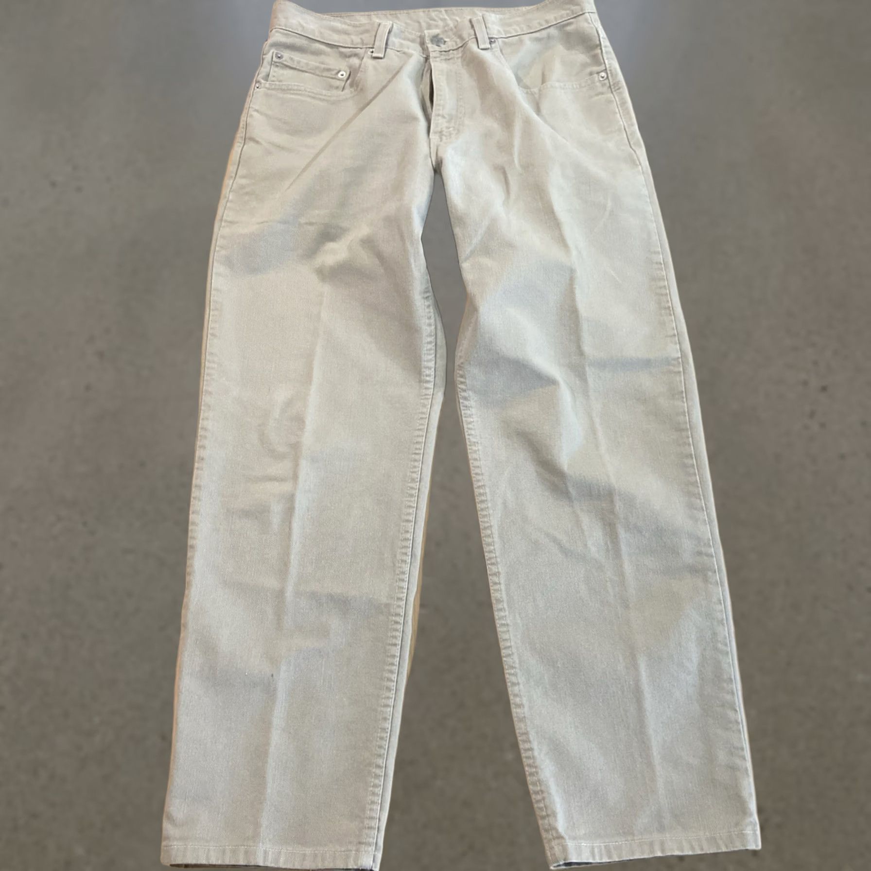 Levi's VINTAGE Levi's 550 Jeans Mens 32X29 Relaxed Straight 2001 USA Beige Denim 5-Pocket Shirt? Size US 32 / EU 48 - 1 Thumbnail