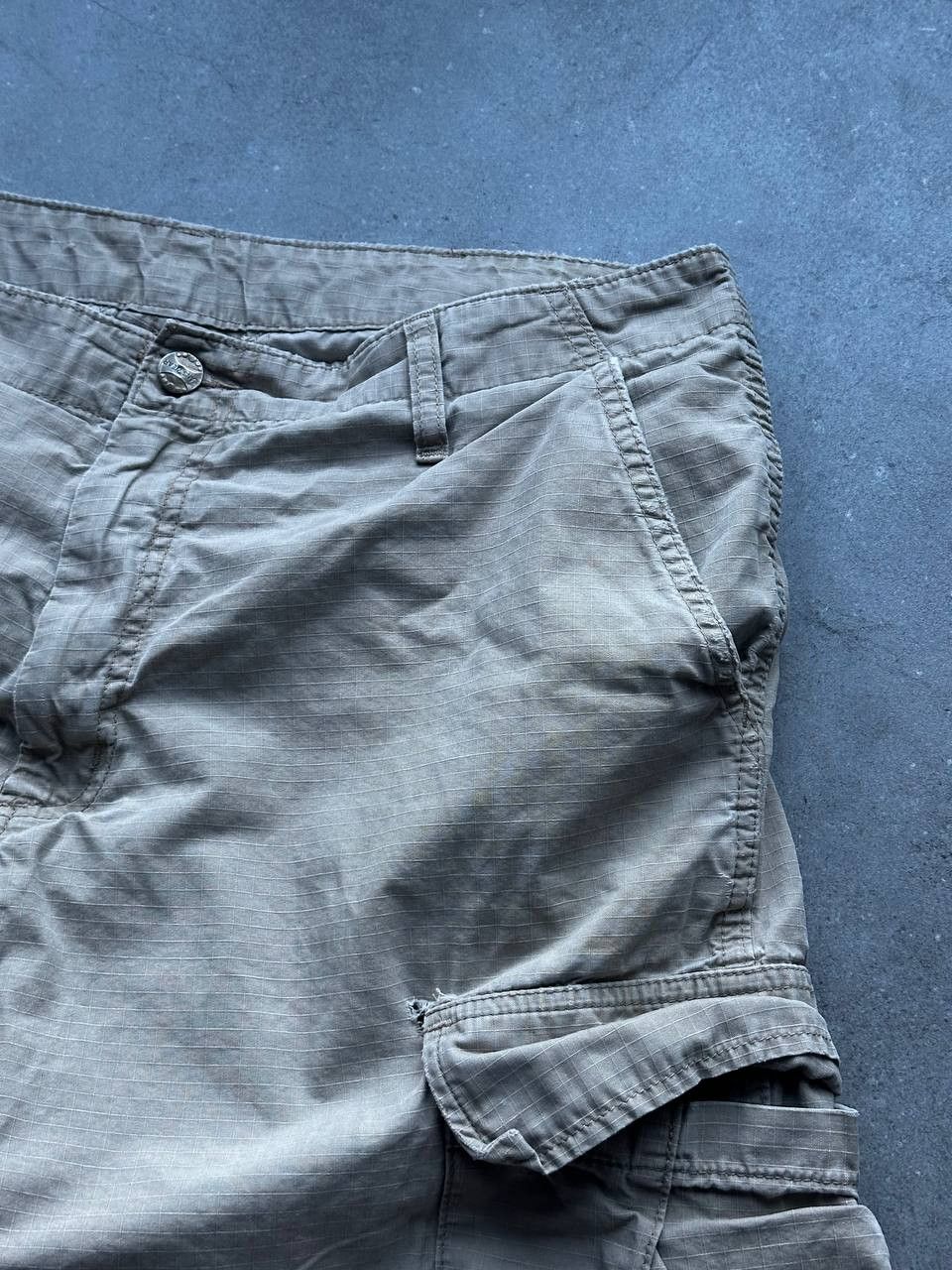 Carhartt Vintage Carhartt Baggy Beige Distressed Shorts Size US 34 / EU 50 - 4 Thumbnail