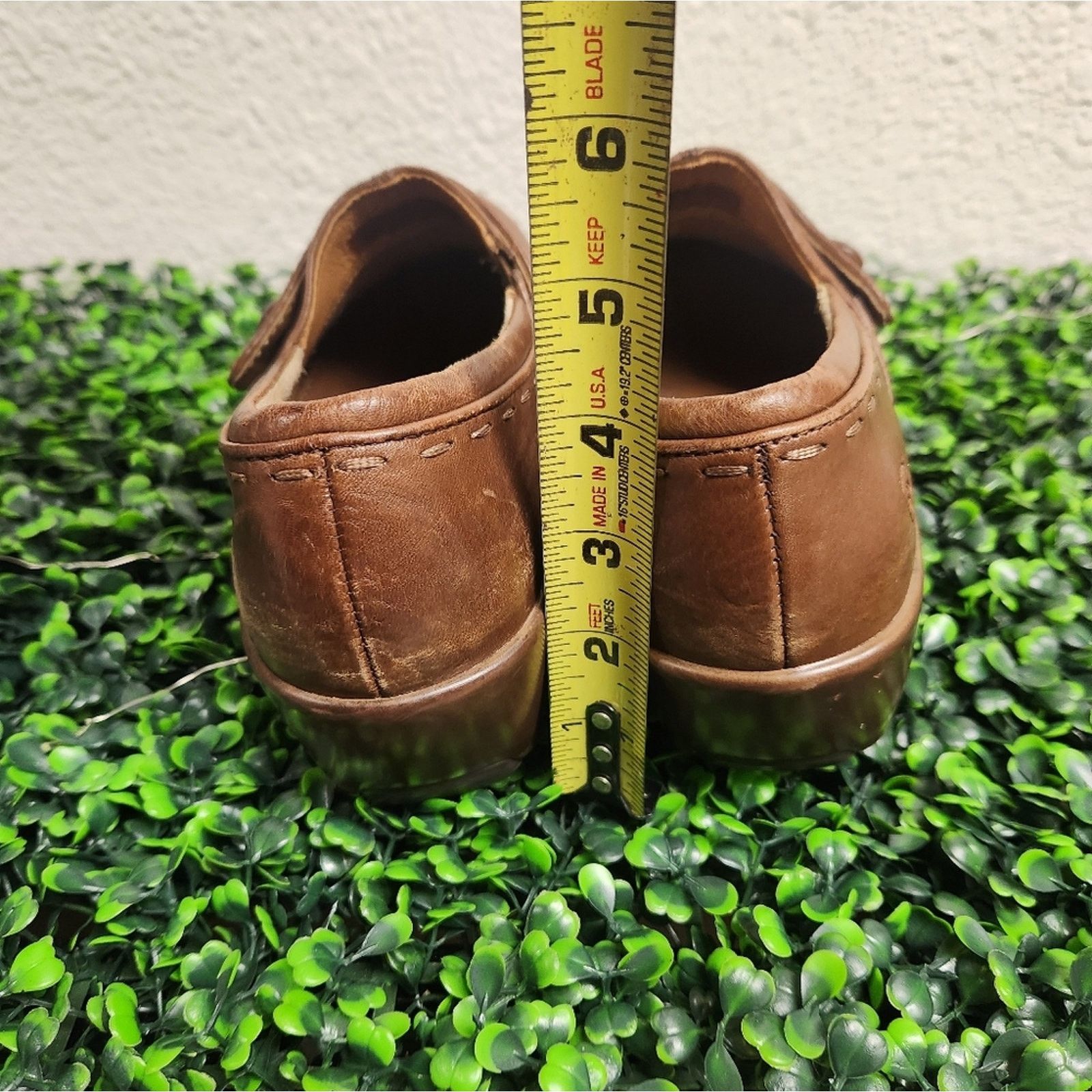 Ariat Ariat‎ Women’s Chestnut Leather slip on clog shoe in size 8B Size US 8 / IT 38 - 5 Thumbnail