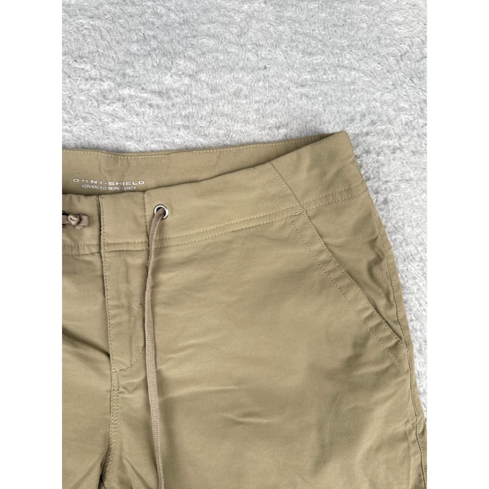 Vintage VINTAGE Columbia Women's Shorts Cargo 8 Beige Nylon Blend Activewear Hiking Casual Summer Size 30" / US 8 / IT 44 - 5 Thumbnail