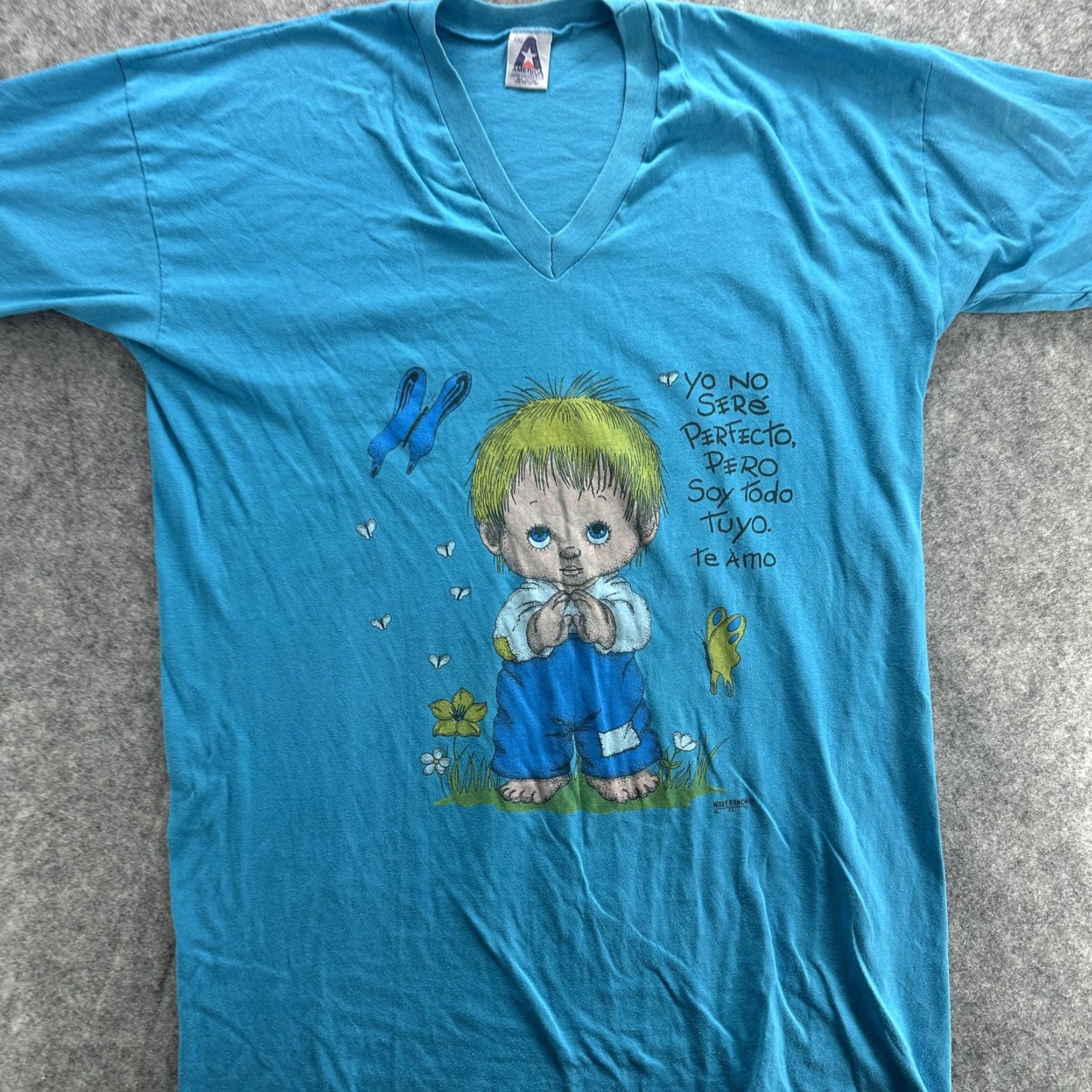 Vintage VINTAGE America T-Shirt Mens 2XL Blue V-Neck Graphic Print Te Amo Kid Cartoon 90s USA Polyester Cotton Mens Size US XXL / EU 58 / 5 - 3 Thumbnail