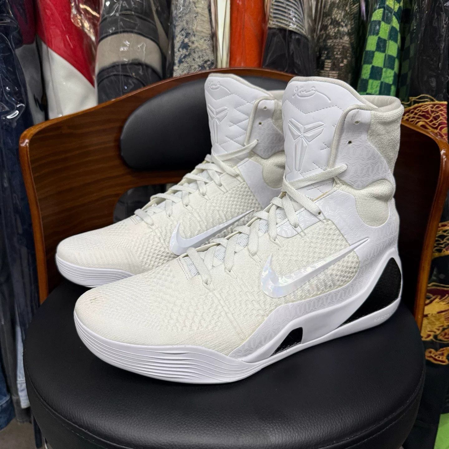 Nike Nike KOBE9 White Lowtop Sneakers 46 Men Size US 12 / EU 45 - 1 Thumbnail