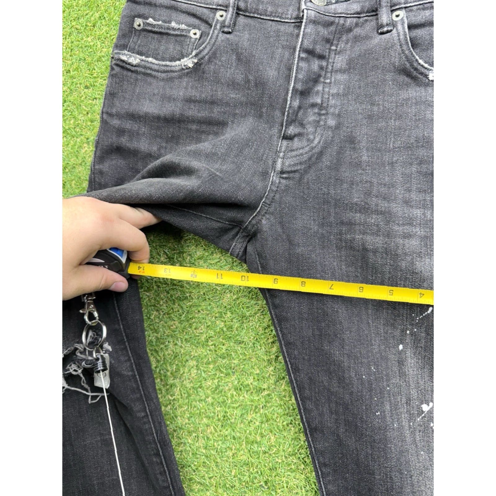 J Brand Purple Brand Jeans Slim Fit 30 Black Denim Distressed 5-Pocket Men’s Regular Size 30 Distressed Vintage? No (but 90s/2000s vibes) - Mens Jeans Size US 30 / EU 46 - 5 Thumbnail
