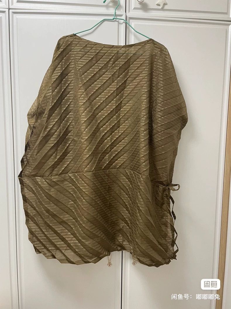 Issey Miyake issey miyake size:one size Golden blouse Size XXS / US 00 / IT 34 - 1 Thumbnail