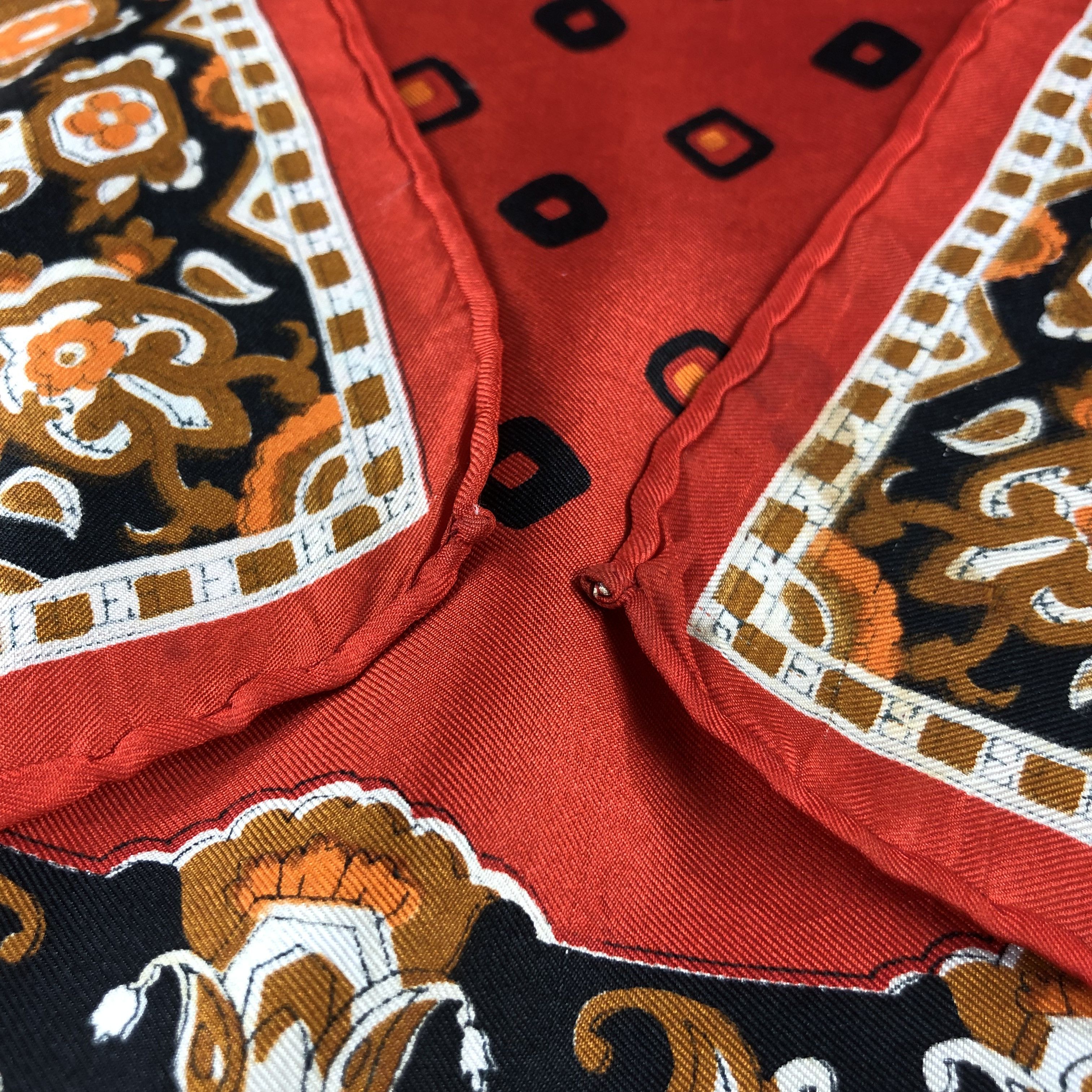 Vintage Luxury Design Hand Rolled Silk Scarf M906 Size ONE SIZE - 3 Thumbnail
