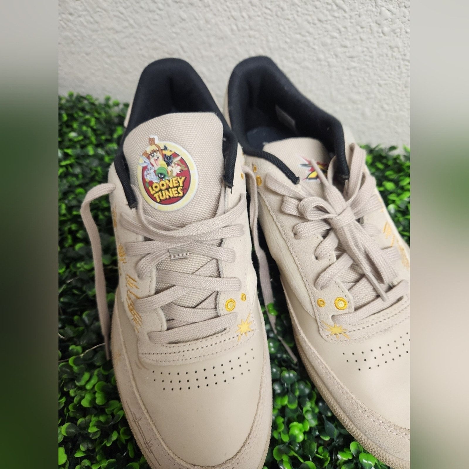 Reebok Reebok Club C Looney Tunes Sz 10.5 Sneakers Trainers #779 Size US 10.5 / EU 43-44 - 3 Thumbnail