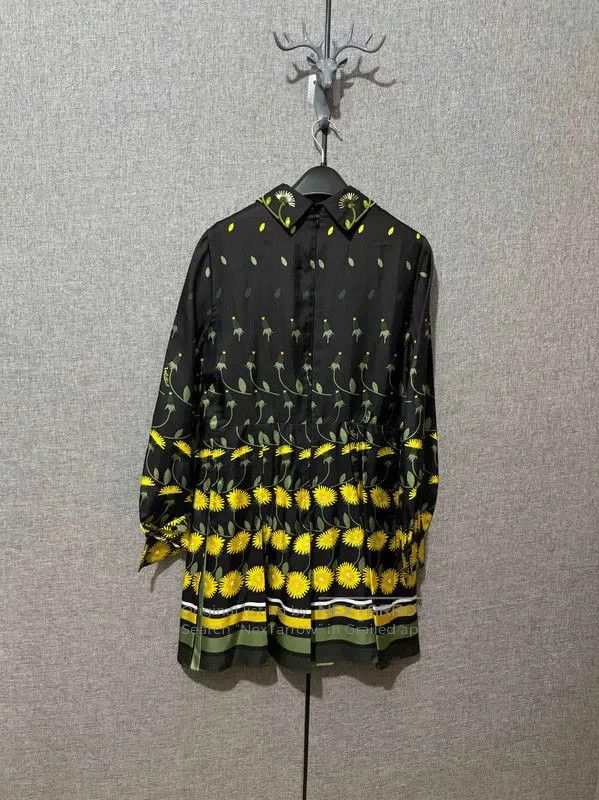 Valentino Valentino Embroidered Silk Floral Dress . Size M / US 6-8 / IT 42-44 - 2 Thumbnail