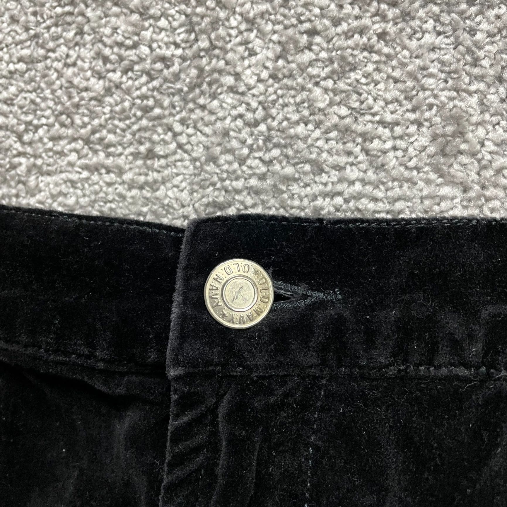 Old Navy Old Navy Pants Women 16 Velvet High Rise Straight Leg Black Solid 28.5 Inseam Adult 16 Womens Velvety Comfort Casual 90s? (keep to 28.5 inseam) Size 38" / US 16 / IT 52 - 3 Thumbnail